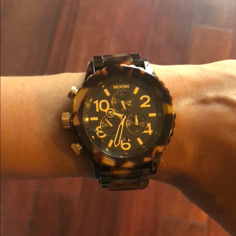 Nixon watch